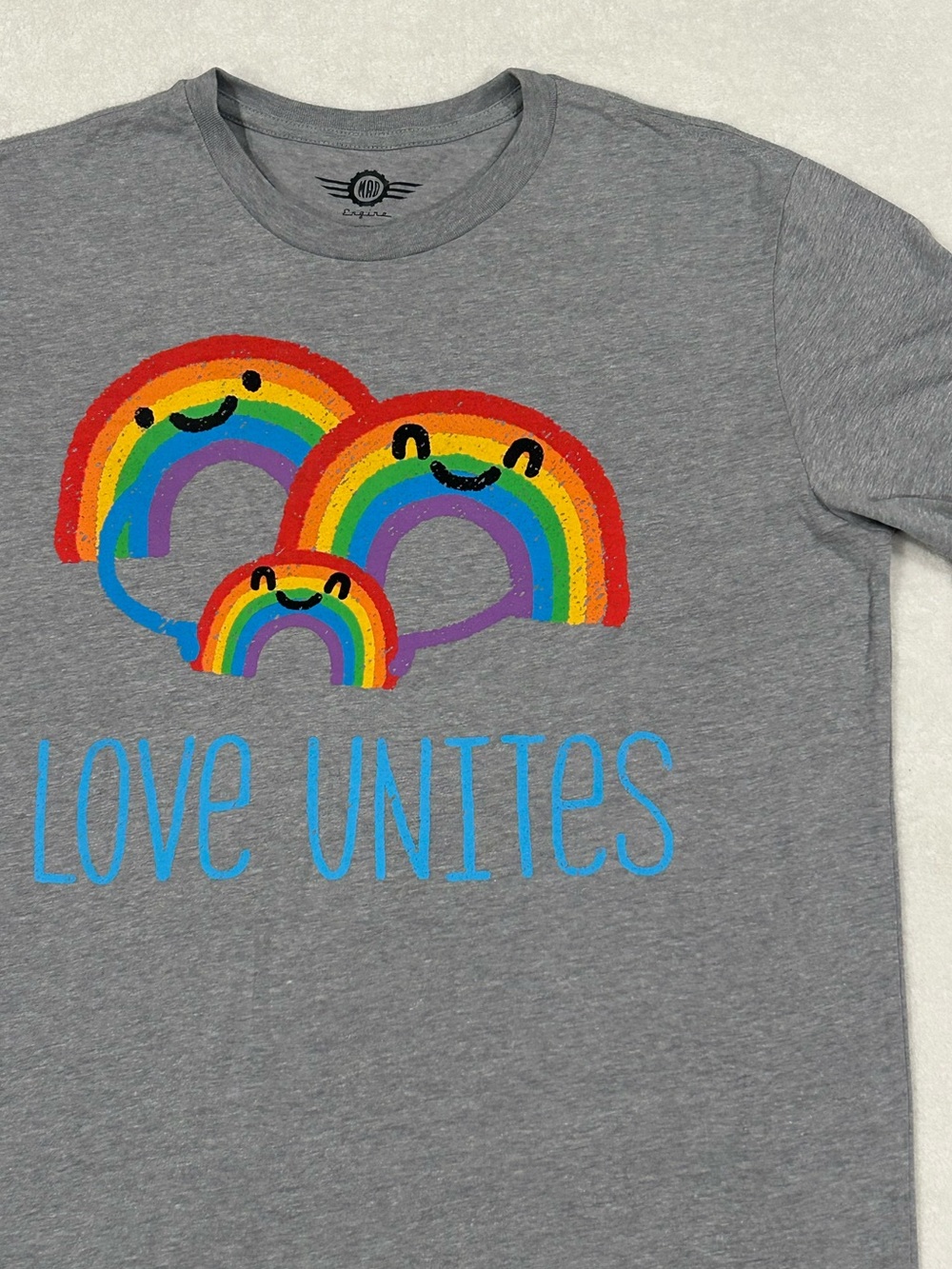 Mad Engine Love Unites Pride rainbow print T-shirt men’s medium tee NWT lgbt